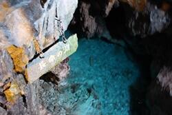 龍泉洞地底湖の水の湧き出る龍泉洞